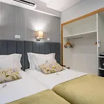 Dinya Lisbon Hotel&Lounge Bar